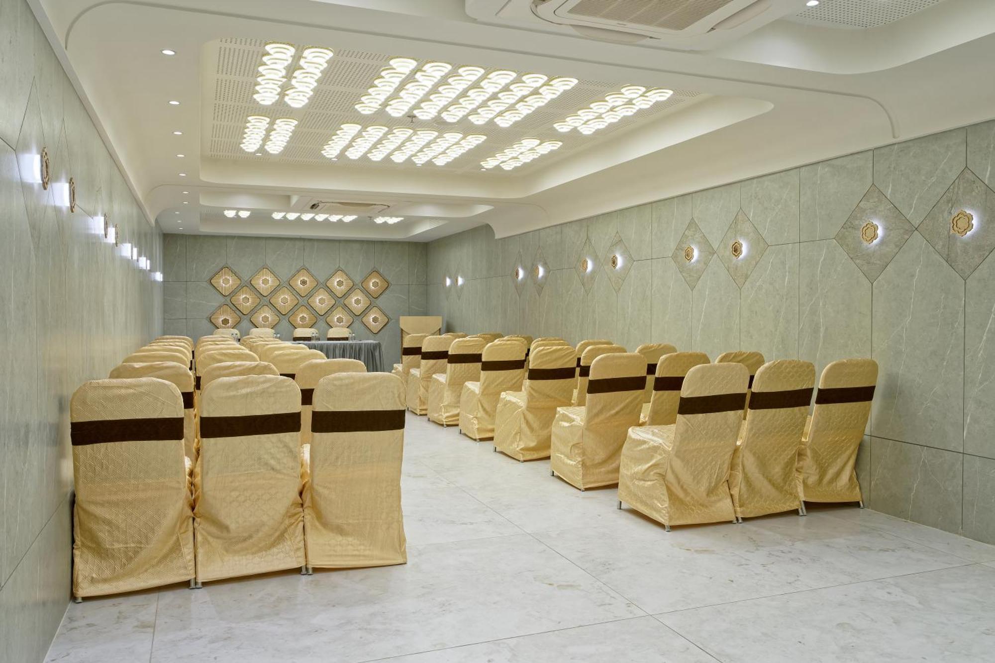 EXORA INN | ⋆⋆⋆ | AHMEDABAD, INDIA | SEASON DEALS FROM $45